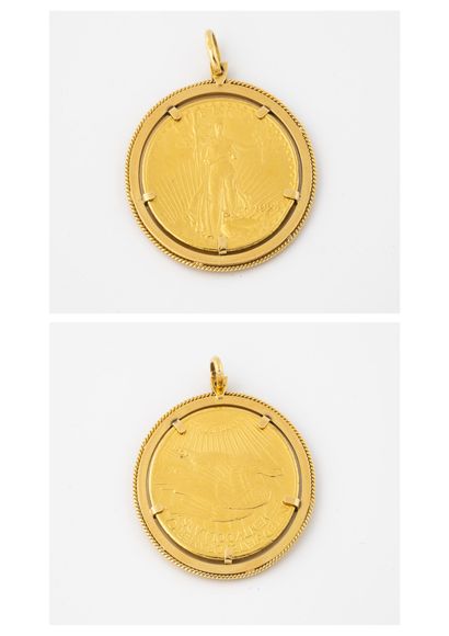 Pendentif en or jaune (750) retenant en serti...