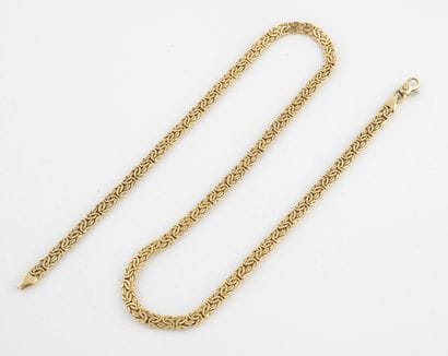 Collier à maille fantaisie composé de filins...