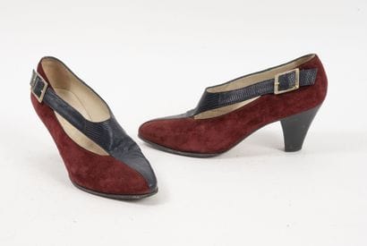 HERMES Paris
Paire d'escarpins en cuir de...