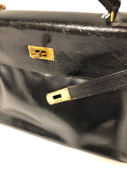 HERMES PARIS - MADE IN FRANCE
Kelly bag 32...
