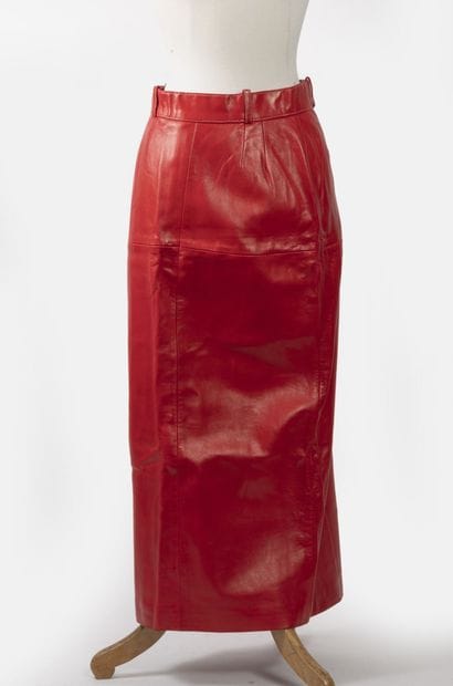 HERMES Paris
Jupe crayon en cuir d'agneau...