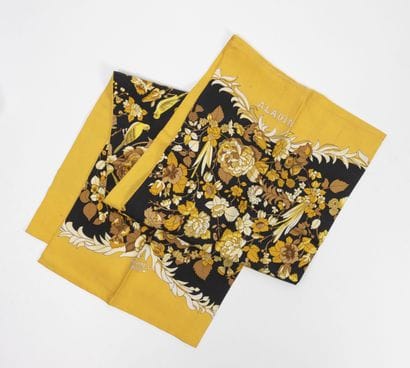 HERMES Paris
Scarf silk printed 
