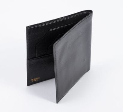 HERMES Paris
Portefeuille carré en cuir grainé...