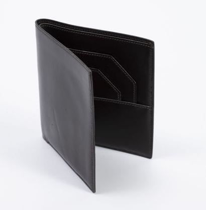HERMES Paris
Portefeuille carré en box marron....