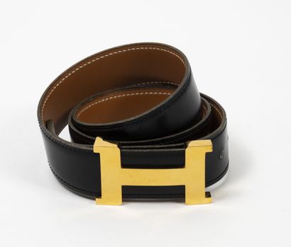 HERMES Paris
Ceinture en cuir noir à boucle...