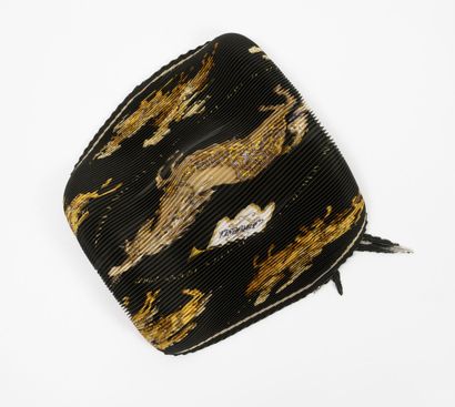 HERMES Paris
Pleated square in printed silk...