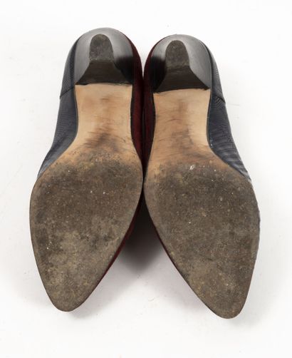 HERMES Paris
Paire d'escarpins en cuir de...