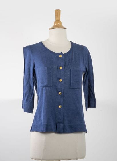 HERMES Paris
Navy blue fine knit cardigan...