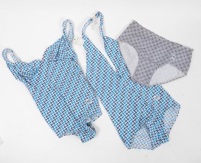 HERMES Paris
Deux maillots de bain une pièce...