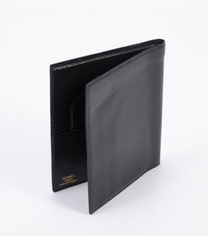 HERMES Paris
Portefeuille carré en cuir grainé...