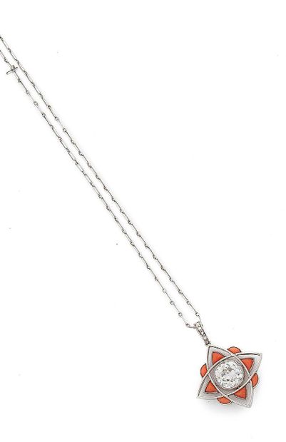 Pendentif en platine 850 millièmes, à décor...