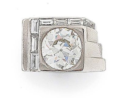 Bague chevalière en platine 850 millièmes,...