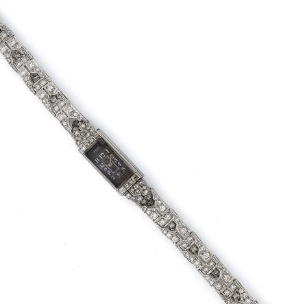 JAEGER
Montre bracelet de dame en platine...
