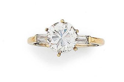 Belle bague en or jaune (750) ornée d'un...