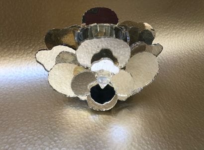 NATHALIE PASQUA (née en 1970)

Baby flower.

Verre...