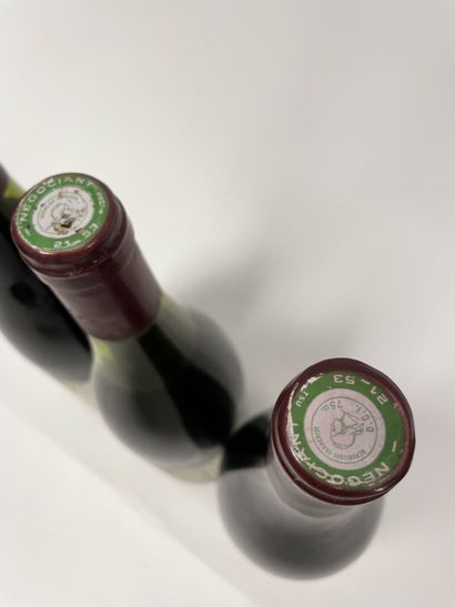 PINOT NOIR
3 bottles, 1982.

Burgundy.

Good...