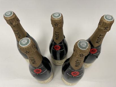 MOET & CHANDON
5 bottles.

Good condition.

Small...