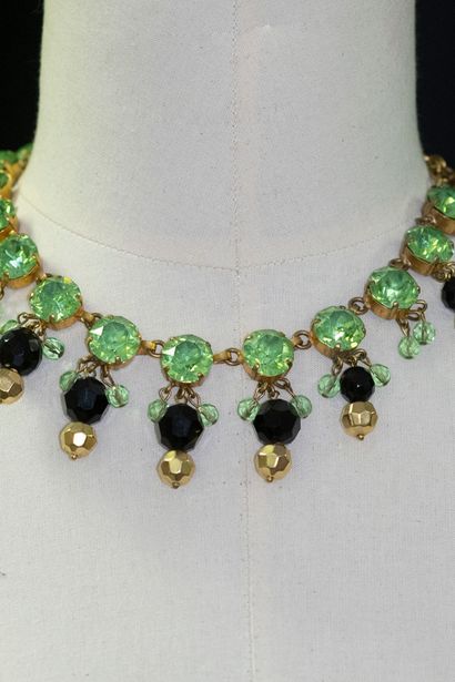 COLLIER 
