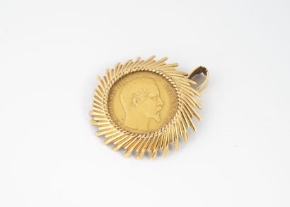 Pendentif en or jaune (750) à monture de...