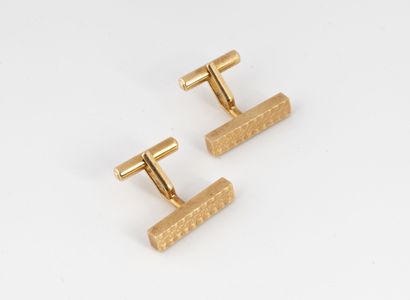 Pair of yellow gold (750) cufflinks rectangular...