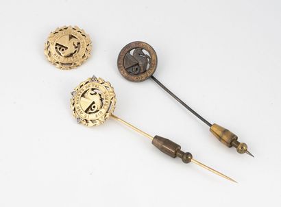 AIR FRANCE, heures de vol
Two tie pins for...