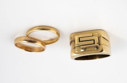 Lot of rings in yellow gold (750) including...
