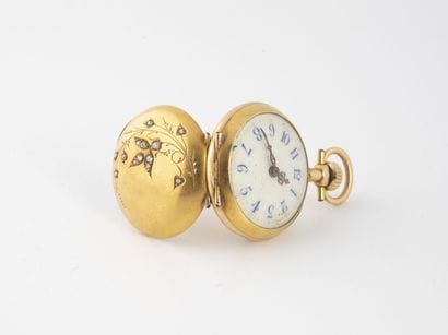 
Yellow gold collar watch (750).




The...