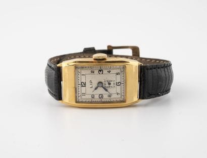 LIP
Men's wristwatch. 

Case in yellow gold...