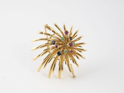 Brooch pendant in yellow gold (750) centered...
