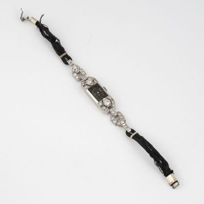 Ladies' wristwatch in platinum (950).

Case...