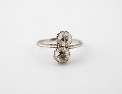 Ring Toi et Moi in white gold (750) and platinum...