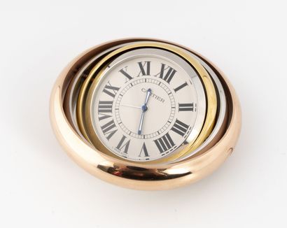 CARTIER, Trinity 
Round desk clock in three-tone...