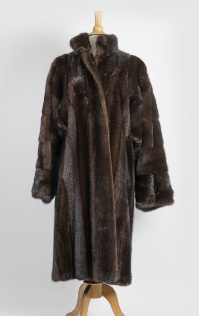 Reversible mink coat.

The interior fully...