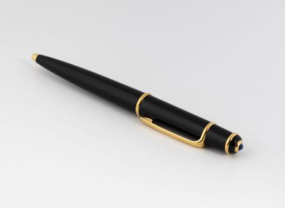 CARTIER
Ballpoint pen in black resin and...
