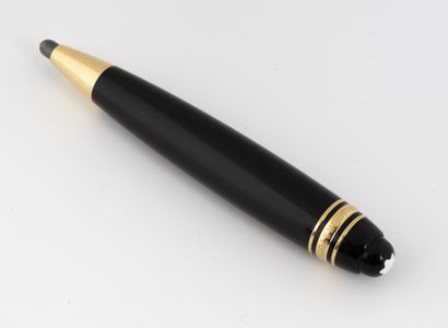 MONTBLANC, MEISTERSTUCK - Pix
Black resin...