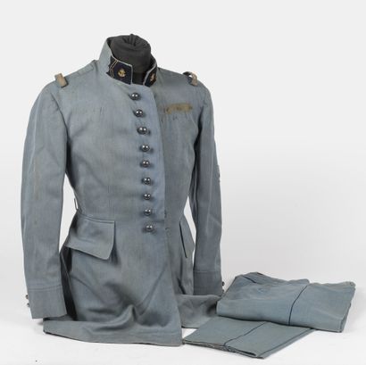 Uniforme d'officier de l'infanterie coloniale...