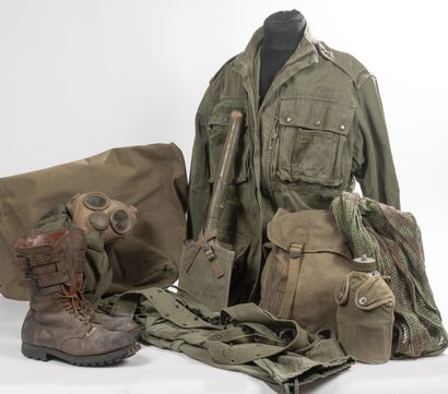 Uniforme de parachutiste comprenant: 

-Veste...