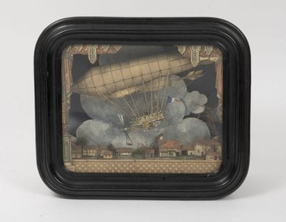 Cadre vitrine contenant une maquette en papier...