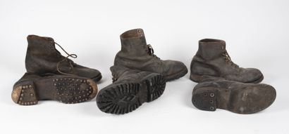 Lot de 3 paires de brodequins en cuir à semelles...