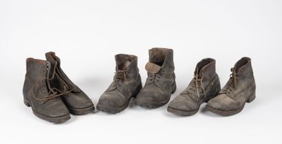 Lot de 3 paires de brodequins en cuir à semelles...