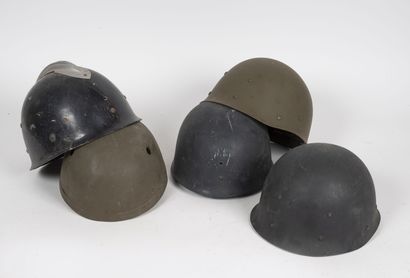 Lot de 3 sous casque-casques modèle 51:

-Deux...