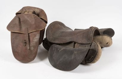 Selle de cavalerie française datée Saumur...