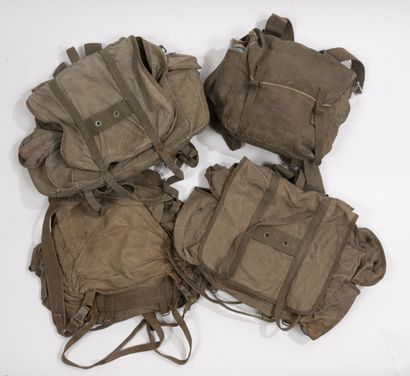 Lot comprenant 1 musette TTA et 3 musettes...