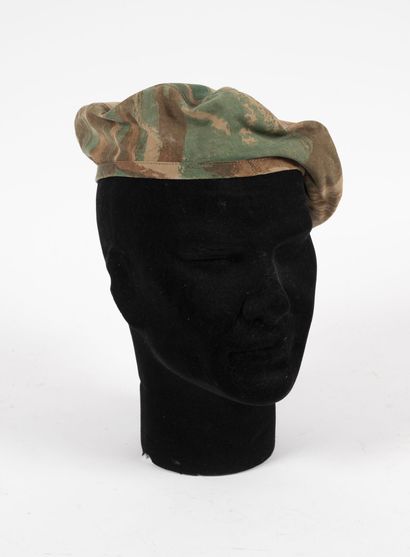 Béret réalisée en trois parties avec de la...