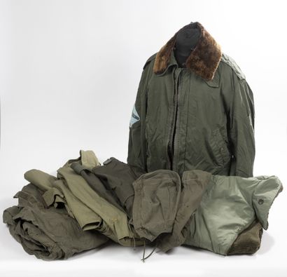 Lot d'uniforme français des années 70-80...