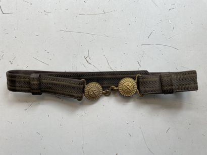 Lot de 7 ceinturons avec boucle en laiton...