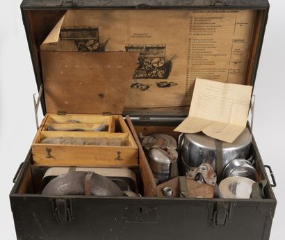 Cantine Popotte modèle 1952 pour officier.

Quasi...