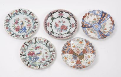 CHINE
Set of five porcelain plates including...
