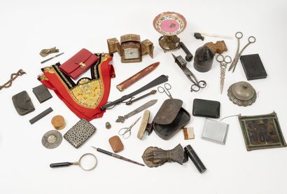 Lot of window objects, including:

- small...