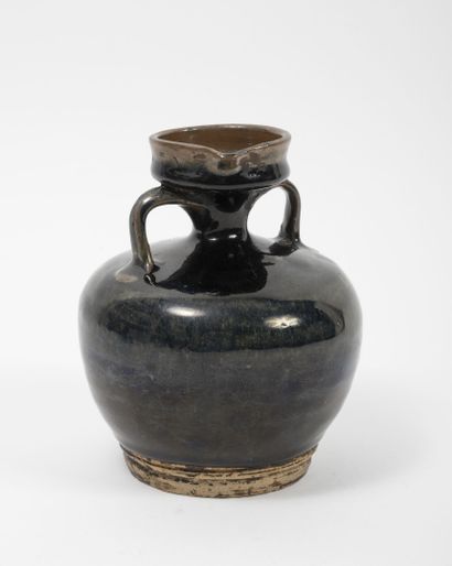 Probablement JAPON 
Enameled stoneware pot...
